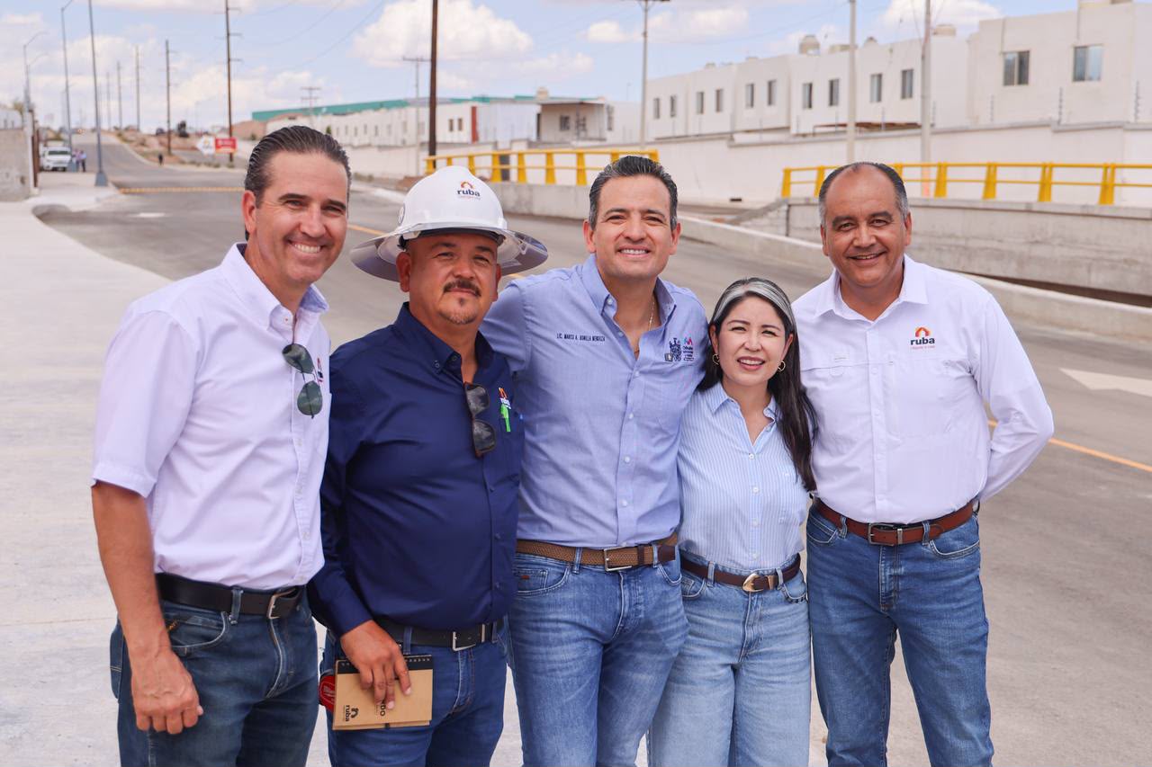 Marco Bonilla inaugura puente en el norte de Chihuahua