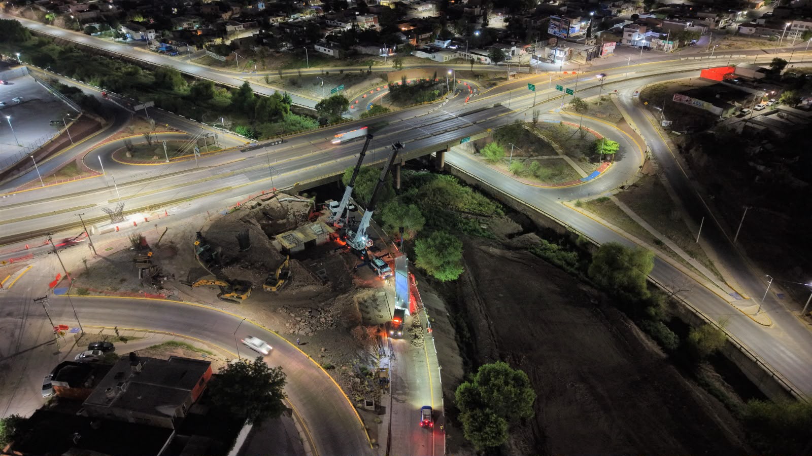 Avanza construcción de nueva Gaza en Teófilo Borunda con traslado de vigas