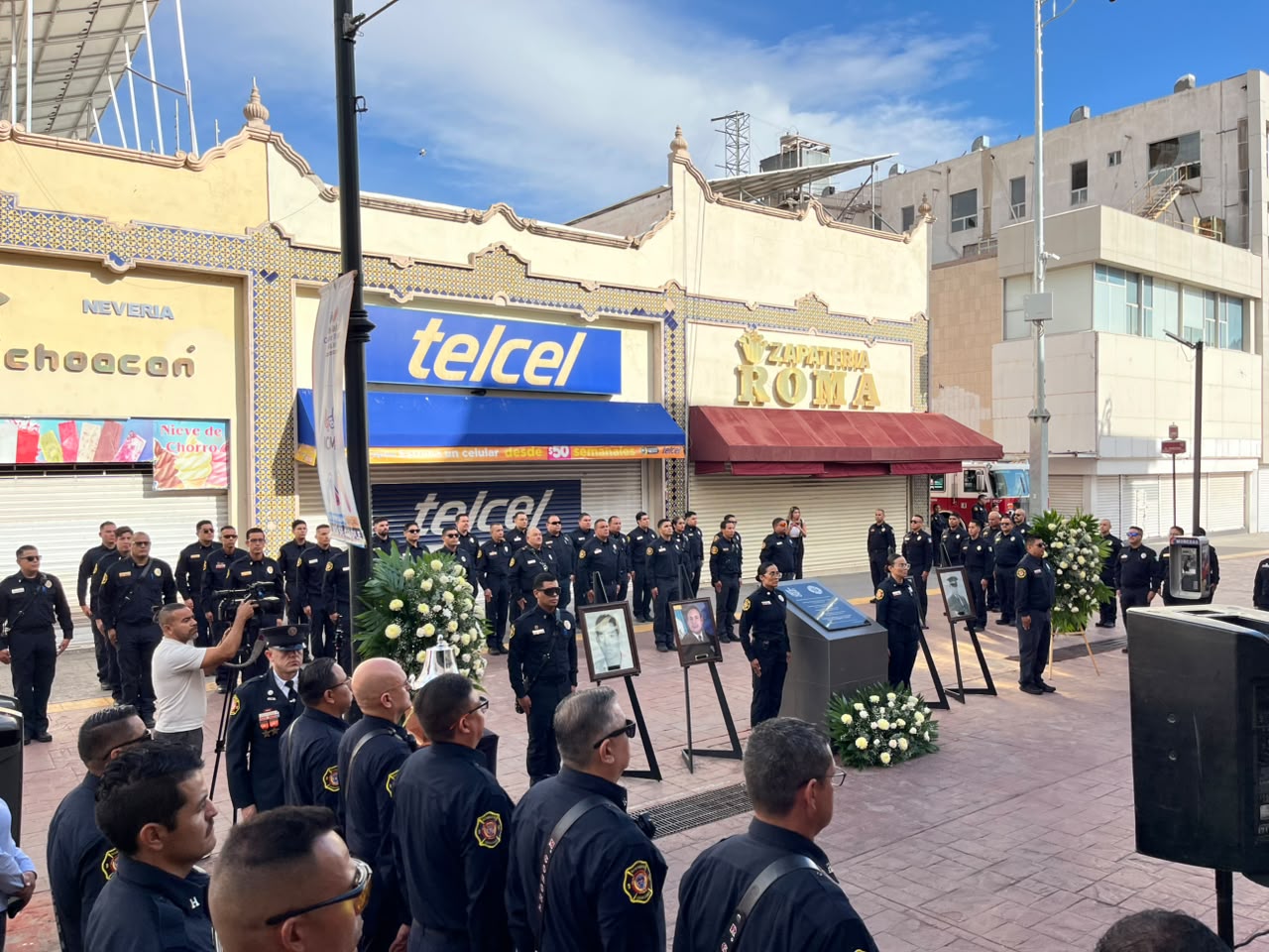 Bomberos de Chihuahua conmemoran 20 años de tragedia en calle Libertad