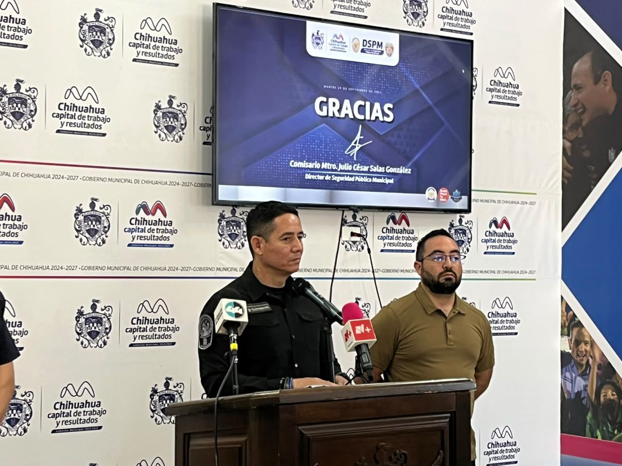 Cámaras de videovigilancia captan vehículos en homicidio de Paseos de Chihuahua