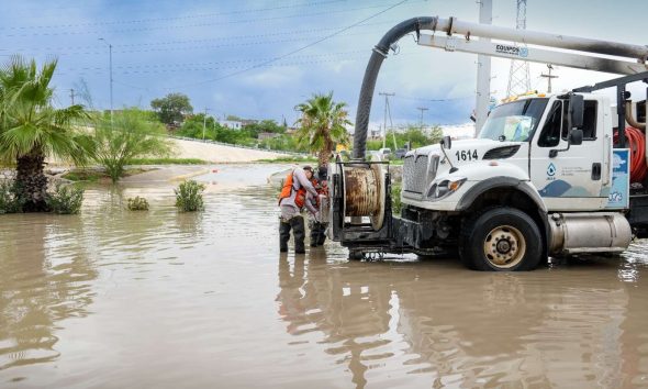 Trabajan en desagüe de avenida De las Torres tras intensas lluvias