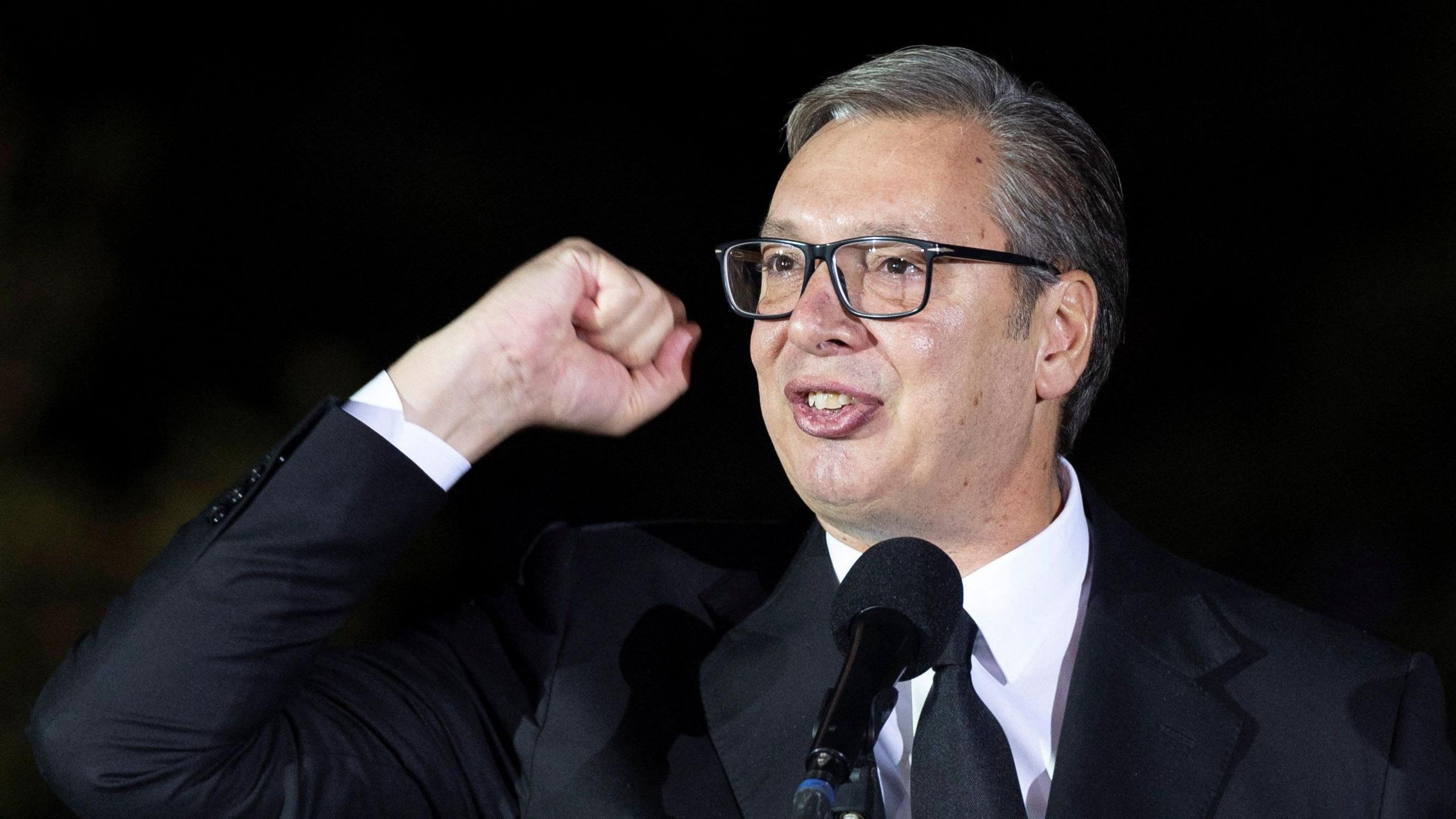 El presidente serbio renuncia y convoca elecciones anticipadas