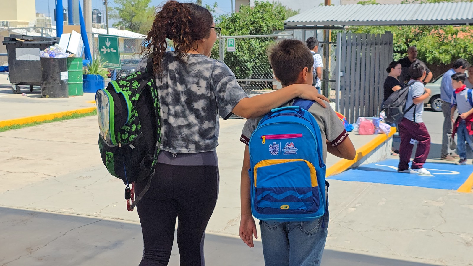Avanza entrega de Mi Bolsa Escolar en escuelas de Chihuahua