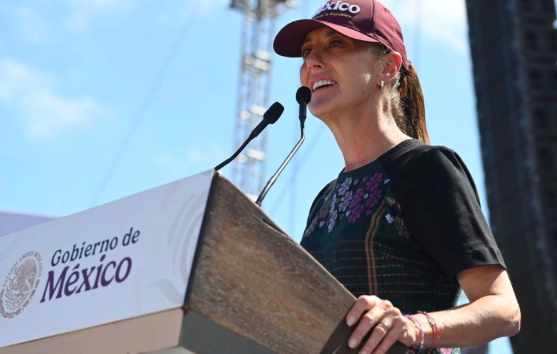 Sheinbaum asegura que no compran votos, sino que dan derechos