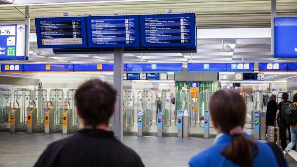 Sabotaje sospechado causa gran interrupción en el tren de Países Bajos