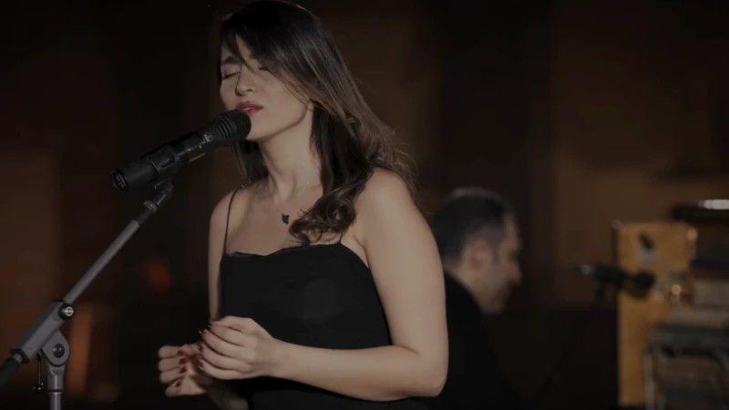 Corte iraní ratifica sentencia de latigazos a cantante por actuar sin hijab