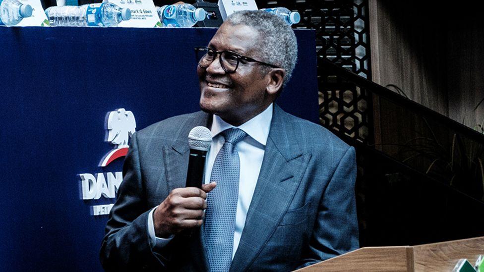 Nigerianos celebran su nueva riqueza tras oferta de acciones de Dangote