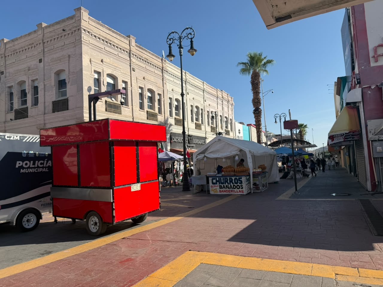Vendedores ambulantes se instalan en el Centro por el Grito de Independencia