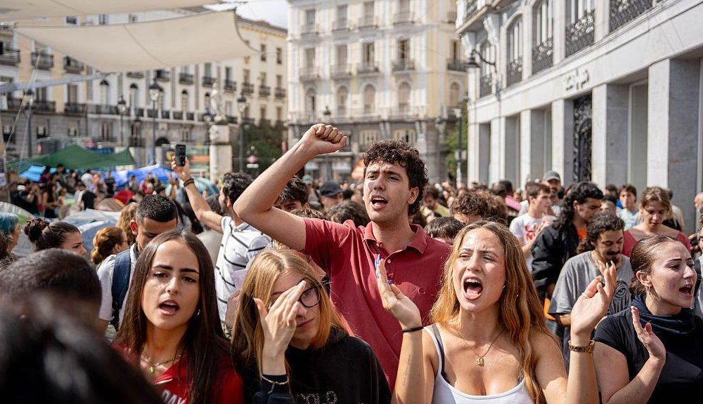 España anuncia nuevas medidas de vivienda tras protestas por desalojo