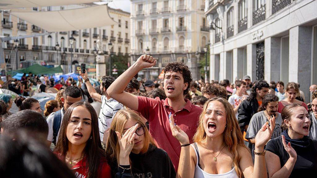 España anuncia nuevas medidas de vivienda tras protestas por desalojo