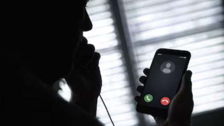 Fraudes con clonación de voz mediante inteligencia artificial
