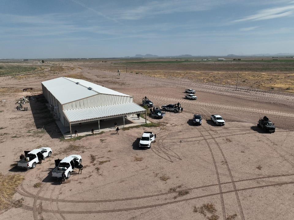 Aseguran vehículo blindado y armamento en Ojinaga durante operativo