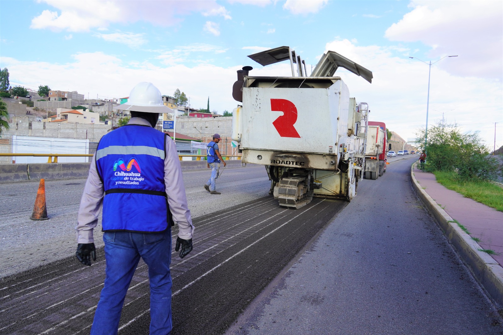 Mejoran circulación en periférico R. Almada con nueva carpeta asfáltica