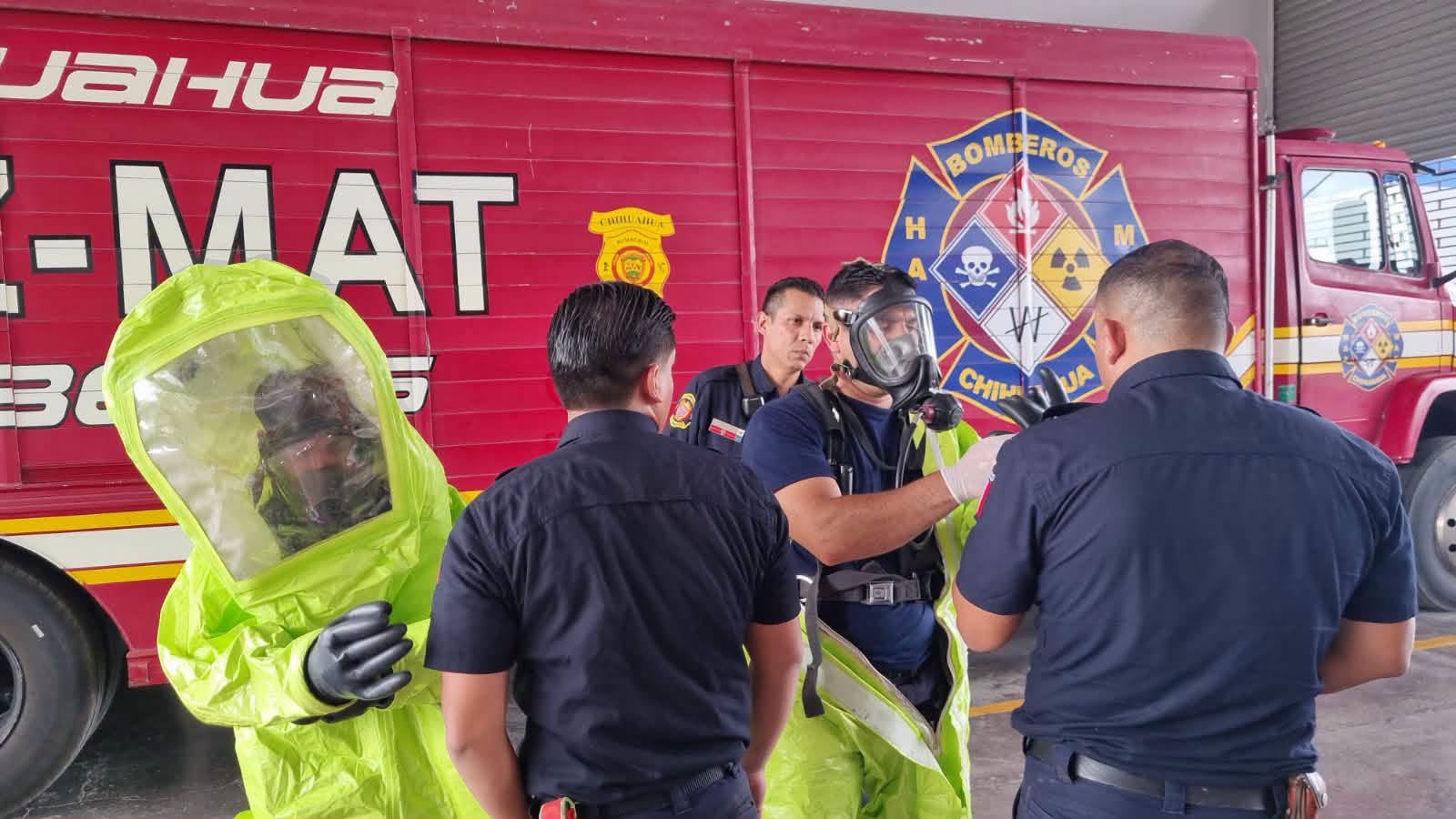 Fortalecen Bomberos de Chihuahua con nuevas unidades y capacitación