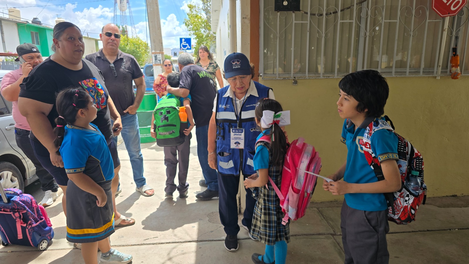 Abuelos Policías: un programa que cuida a estudiantes en Chihuahua