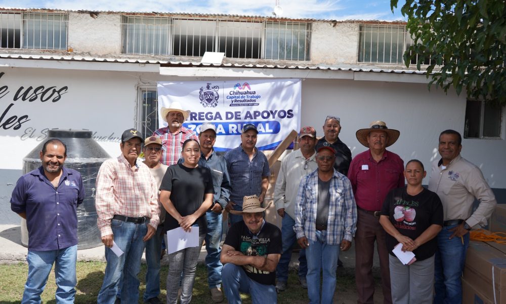 Entrega de tinacos y calentadores solares en la zona rural de Chihuahua