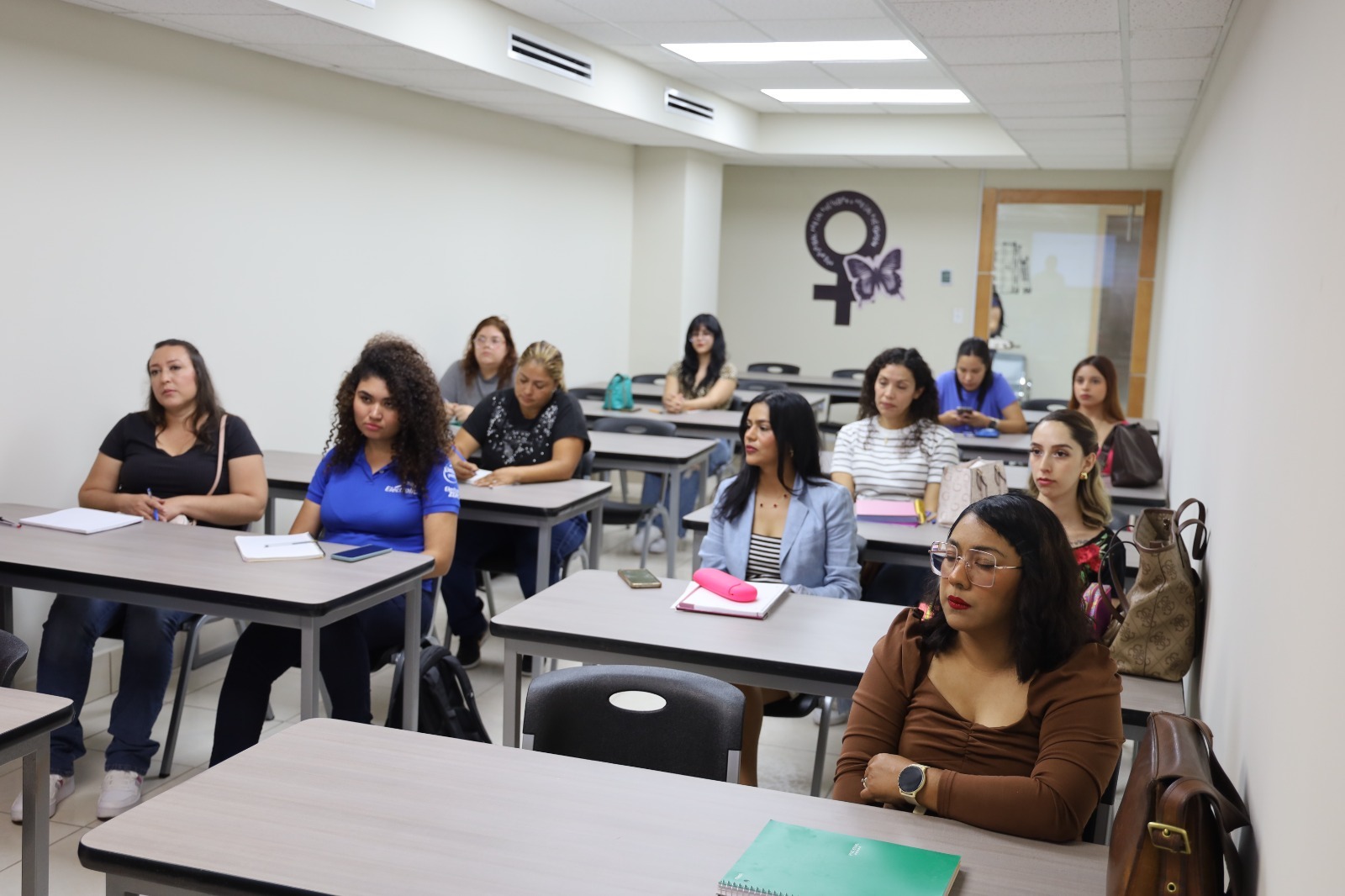 Más de 100 mujeres cursan Derecho en la Universidad de las Mujeres