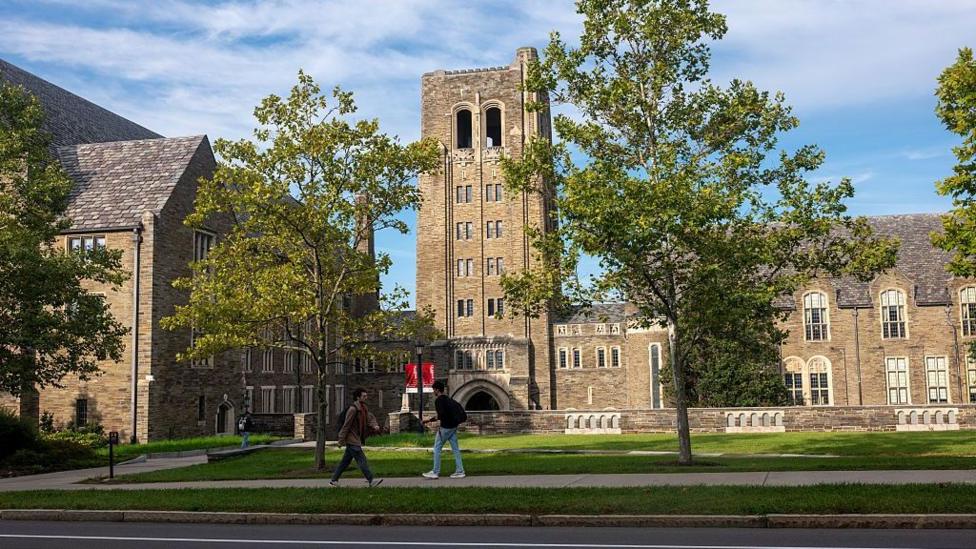 Abogada de víctima de violación en Cornell denuncia acoso en redes sociales