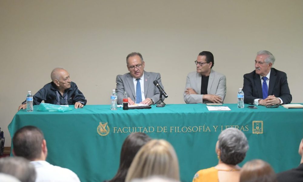 UACH rinde homenaje a Jesús Manuel González Raizola por su trayectoria periodística