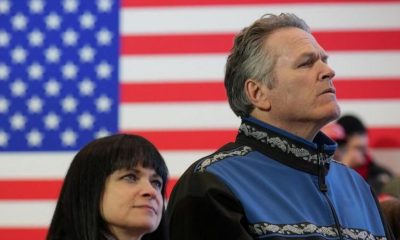 Gobernador de Alaska ordena investigar supuestos vínculos de campaña demócrata