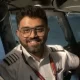 Piloto indio abre puerta de cabina mientras es atacado en vuelo
