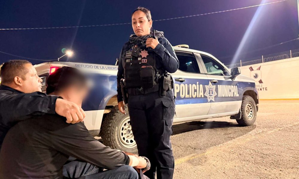Resguardan y dan primeros auxilios a hombre en crisis en Pradera Dorada