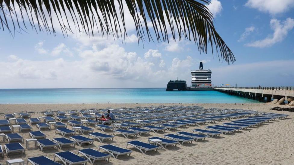 Mujer británica muere al intentar rescatar a sus hijos en Bahamas