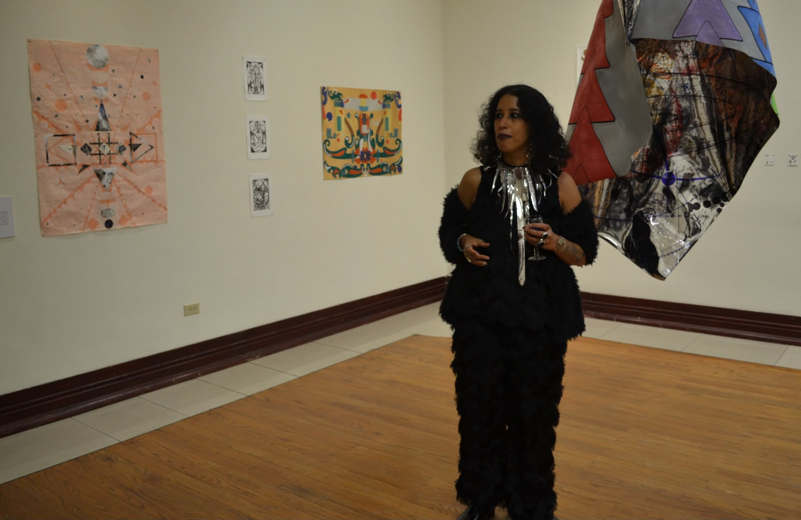 UACH presenta exposición de Anahí H. Galaviz sobre relaciones humanas