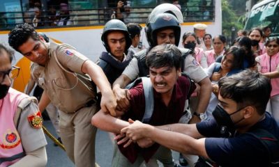 Cientos de detenidos en protesta de la Cockroach Janta Party en Delhi
