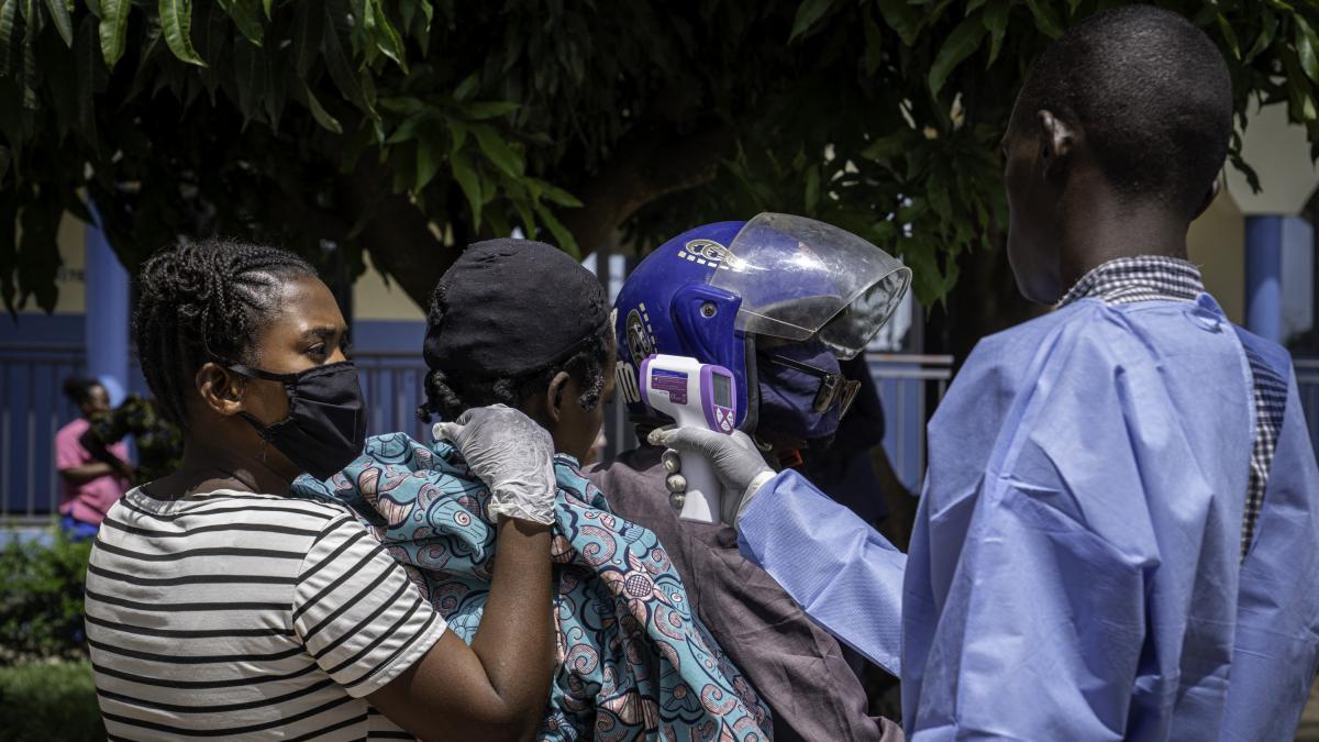Ébola en el Congo supera 9,300 casos y 4,400 muertes