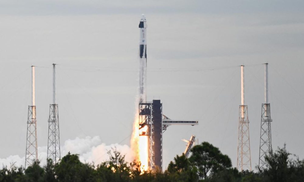 Cuatro astronautas de Crew-13 llegan a la Estación Espacial Internacional