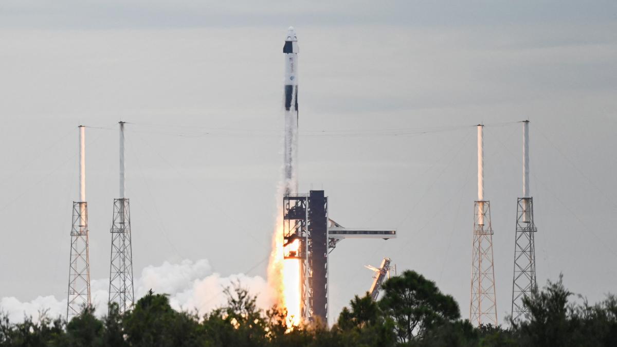 Cuatro astronautas de Crew-13 llegan a la Estación Espacial Internacional