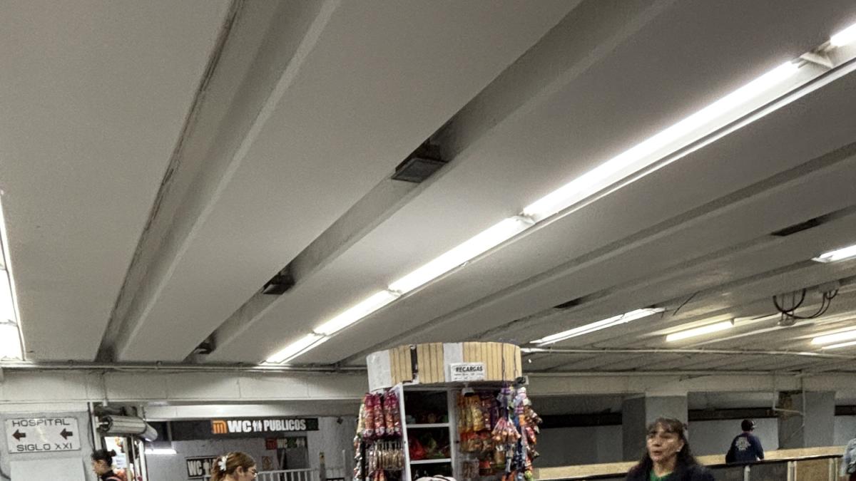 Comerciantes del Metro ignoran nuevo reglamento sobre operación