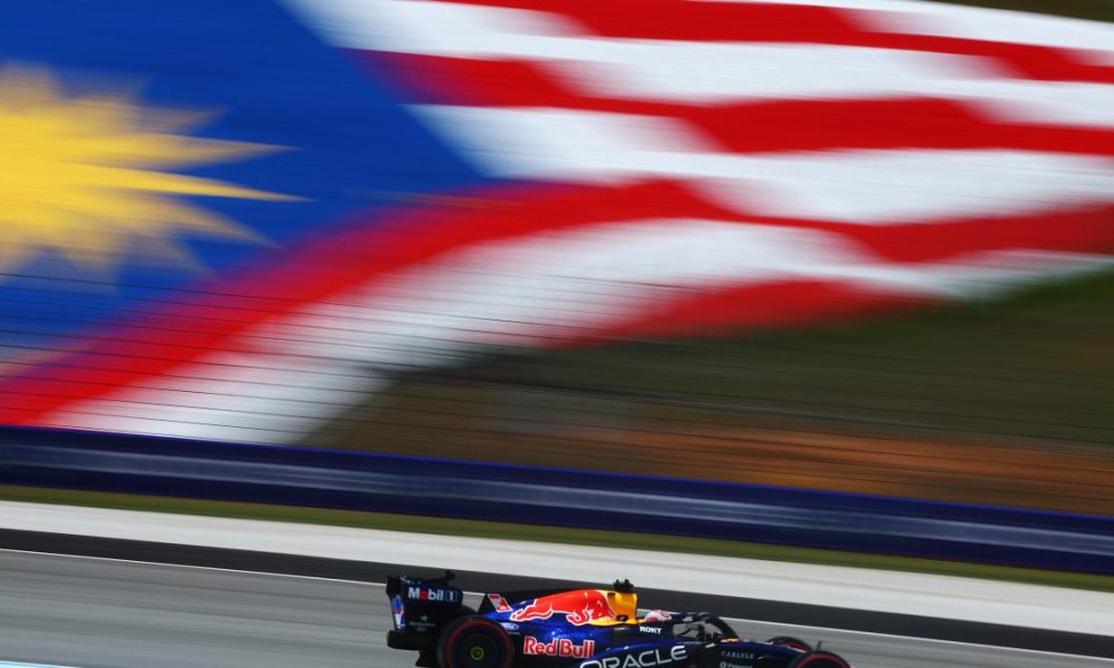 Max Verstappen lidera práctica en Sepang; ‘Checo’ Pérez termina en último lugar