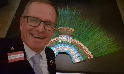 Candidato a la presidencia de Austria promete devolver penacho de Moctezuma a México