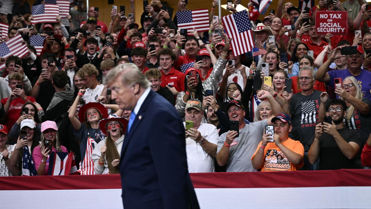 Trump promete pagos de 90 dólares a adultos mayores antes de elecciones