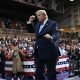 Trump promete cheques de 5 mil dólares si republicanos mantienen el Congreso