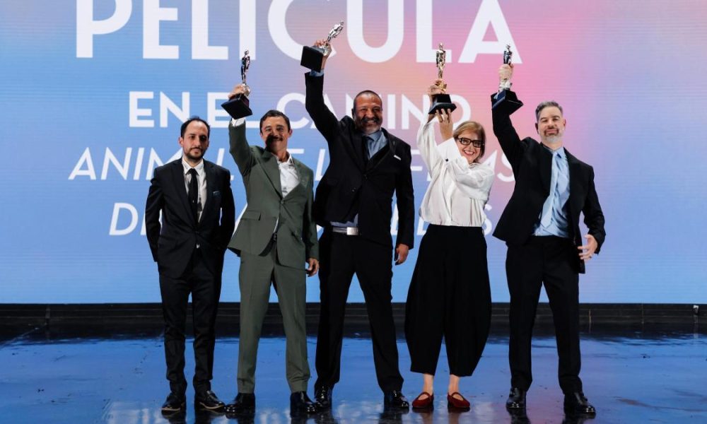 En el camino’ de David Pablos triunfa en los Premios Ariel 2026