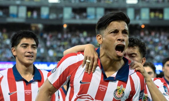 Chivas derrota a América 2-0 en amistoso del Clásico Nacional