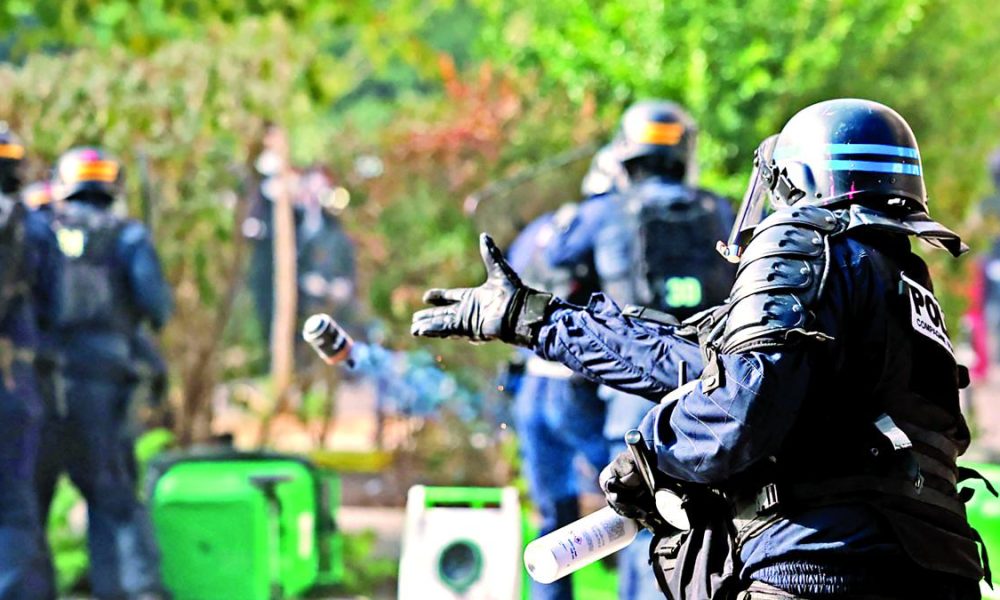 Francia suspende granadas policiales tras protestas estudiantiles