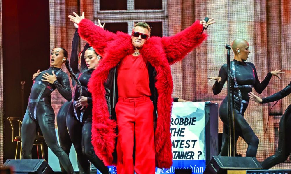 Robbie Williams desata la locura en su regreso a México