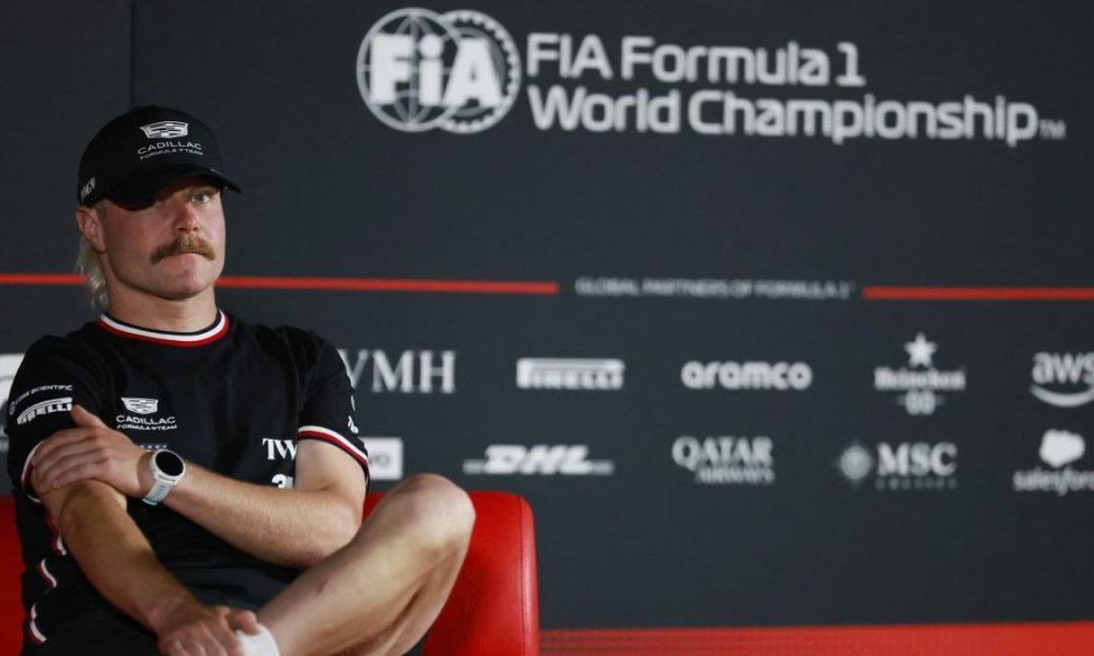 Bottas relata su travesía en bicicleta hacia Singapur