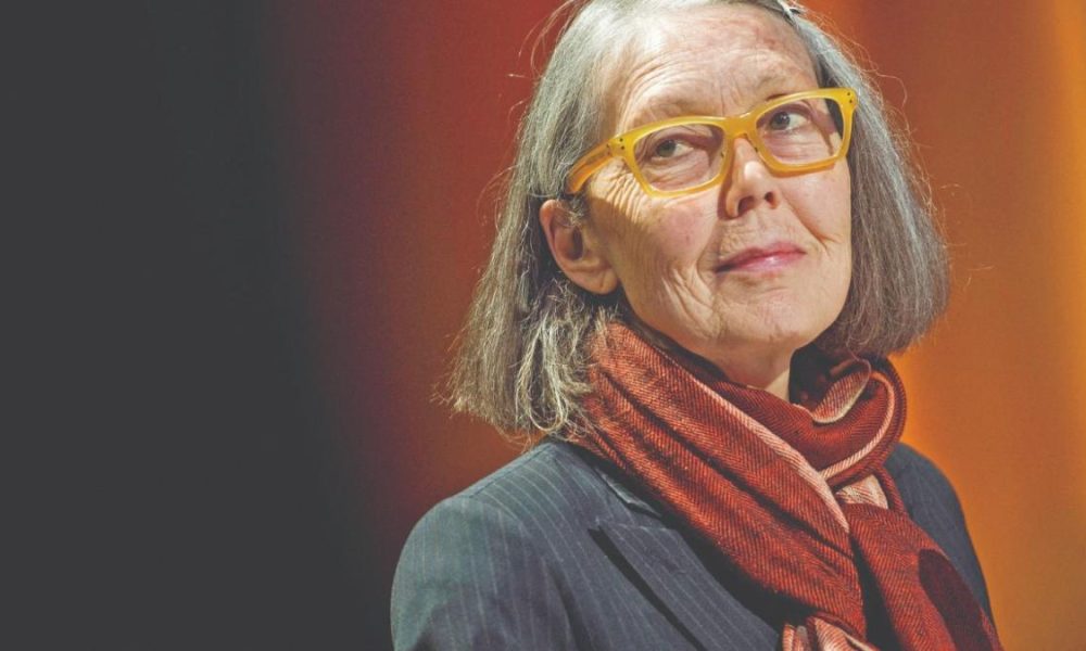 Anne Carson recibe el Nobel de Literatura 2026 y planea compartirlo