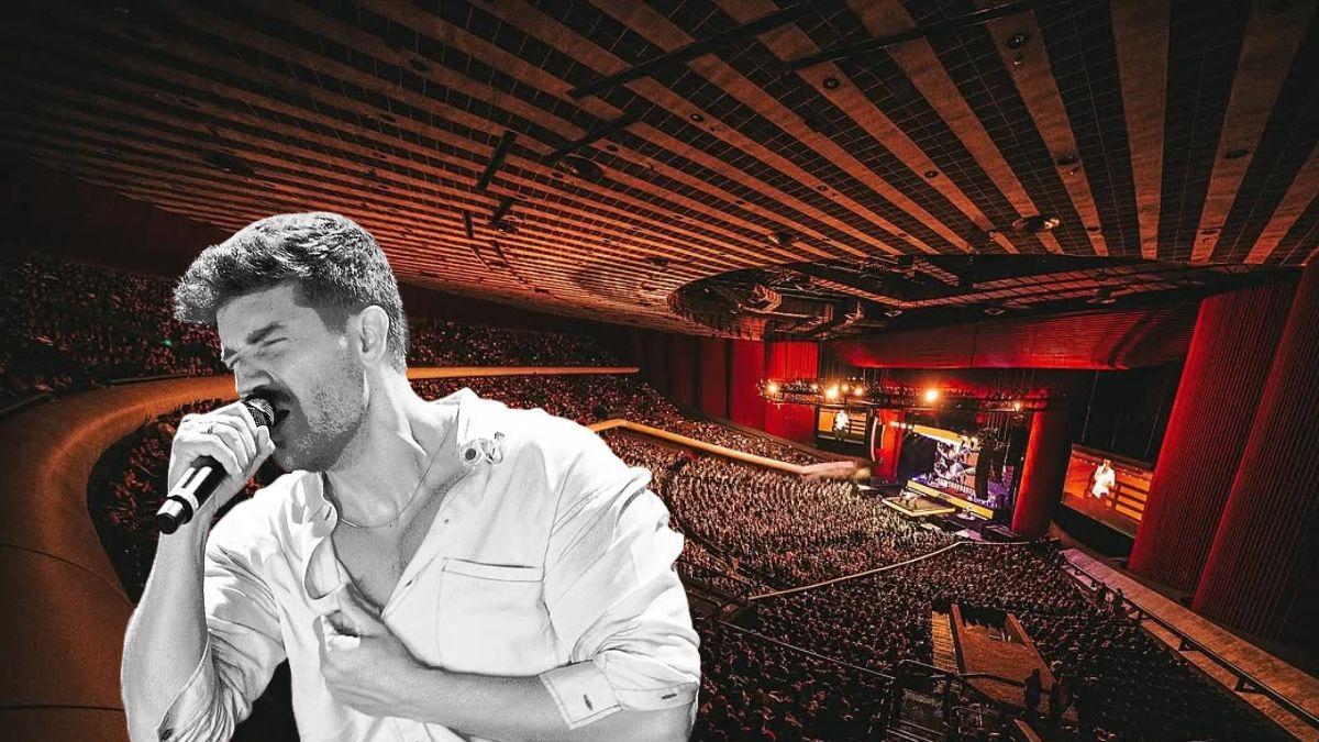 Pablo Alborán es nombrado mexicano en su regreso al Auditorio Nacional