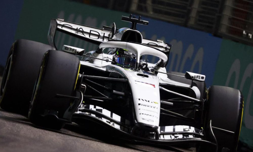 Verstappen logra la pole en Singapur; Checo Pérez en el lugar 20