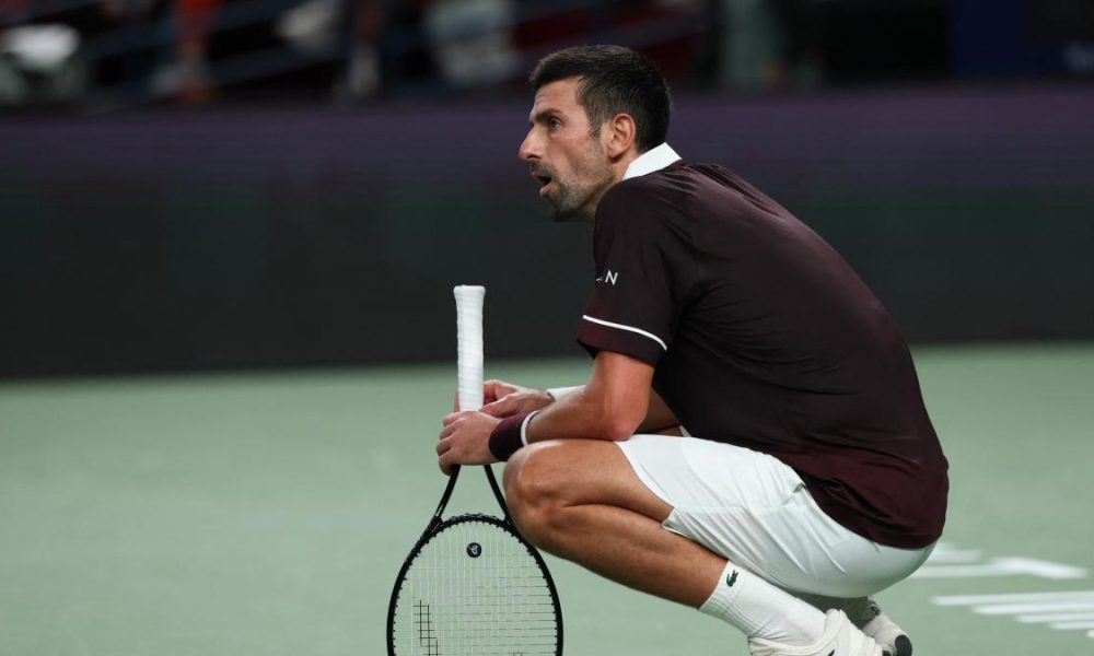 Djokovic eliminado en Shanghái; Zverev avanza con lesión