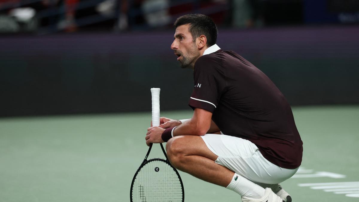 Djokovic eliminado en Shanghái; Zverev avanza con lesión