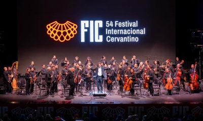 Philip Glass y Jean Cocteau deslumbran en el Festival Cervantino