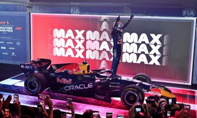 Verstappen celebra su primera victoria en Singapur y mira hacia el futuro