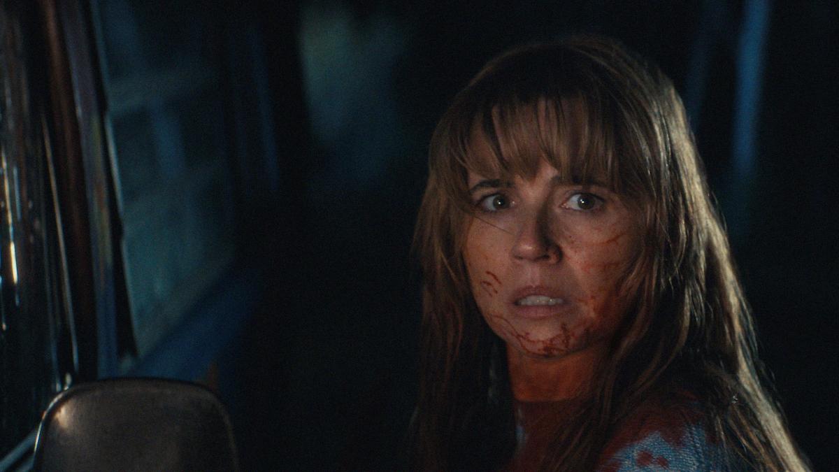 Linda Cardellini y Will Catlett hablan sobre la serie Crystal Lake